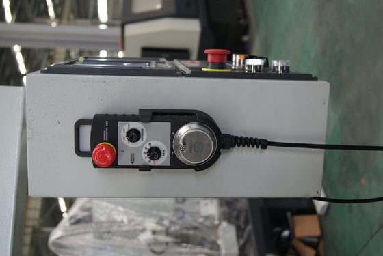 Stato di perforazione universale della fresatrice di CNC nuovo