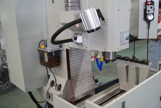 Stato di perforazione universale della fresatrice di CNC nuovo