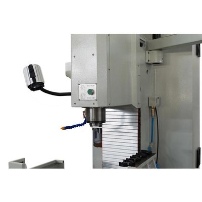 FRESATRICE economica sicura di CNC per l'elaborazione del metallo