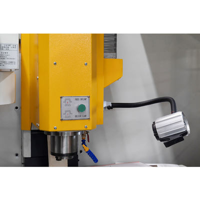 Centro di macchina verticale della fresatrice di CNC piccolo VMC24L